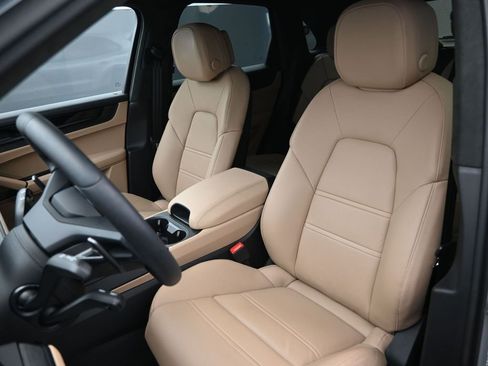 Certified 2025 Porsche Cayenne GTS AWD/4WD image 13