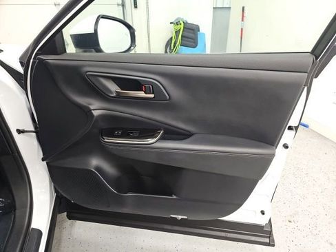 Used 2025 Toyota Crown AWD/4WD image 35