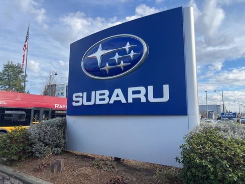 Used 2016 Subaru Outback 2.5i Limited image 10