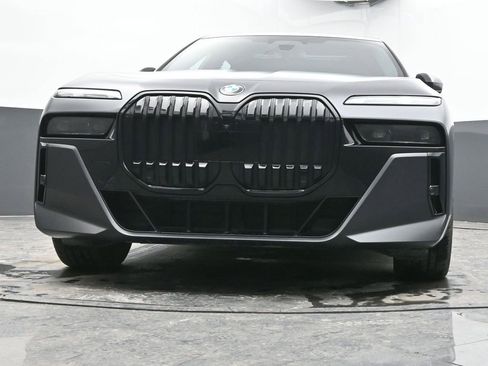 Used 2023 BMW 760i xDrive image 73