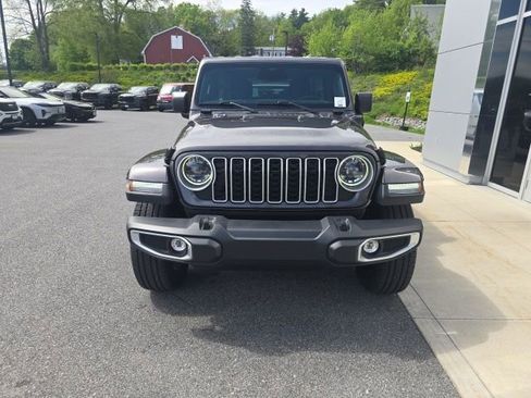 Certified 2025 Jeep Wrangler Unlimited Sahara AWD/4WD image 2