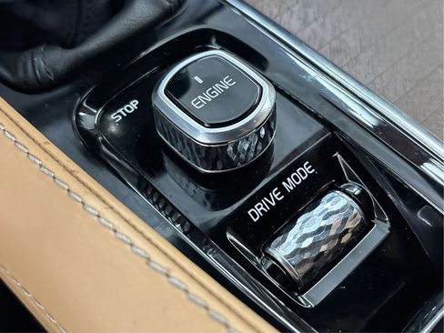 Used 2017 Volvo XC90 T6 Inscription w/ Luxury Package image 40