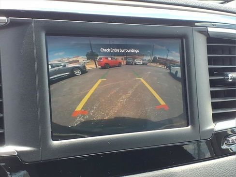Used 2023 Chrysler Voyager LX FWD image 4