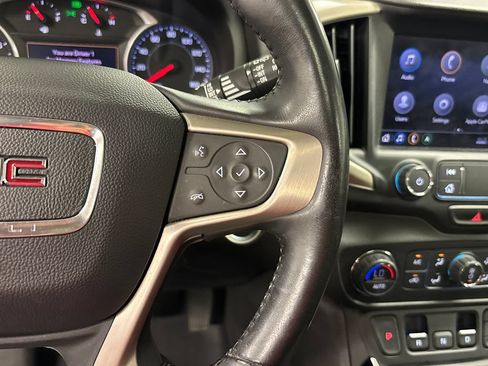 Used 2020 GMC Terrain Denali w/ Denali Premium Package FWD image 33