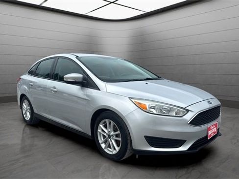 Used 2016 Ford Focus SE w/ SE Cold Weather Package image 1