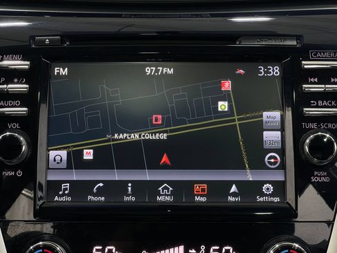 Used 2017 Nissan Murano Platinum w/ Platinum Technology Package AWD/4WD image 10