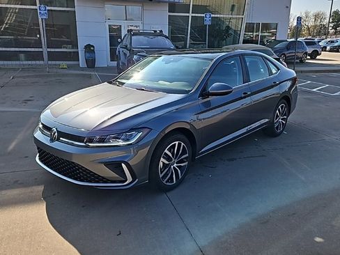 New 2026 Volkswagen Jetta SE image 1