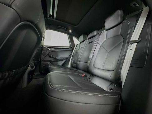 Certified 2026 Porsche Macan AWD/4WD image 23