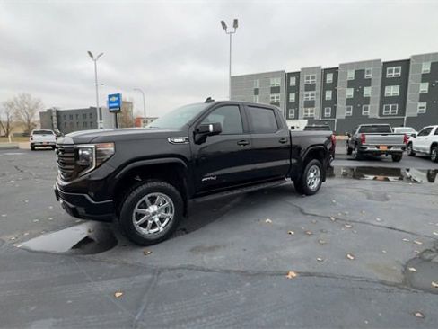 Used 2022 GMC Sierra 1500 AT4 w/ AT4 Premium Package image 4