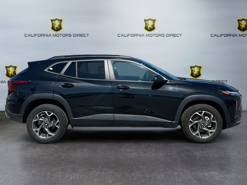 Used 2024 Chevrolet Trax LT w/ Driver Confidence Package FWD image 6