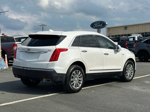 Used 2017 Cadillac XT5 Luxury w/ Driver Awareness Package FWD image 8
