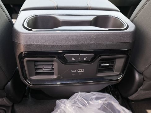 New 2026 GMC Sierra 2500 AT4 w/ AT4 Premium Plus Package AWD/4WD image 12