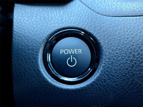 Used 2026 Toyota Camry SE image 18