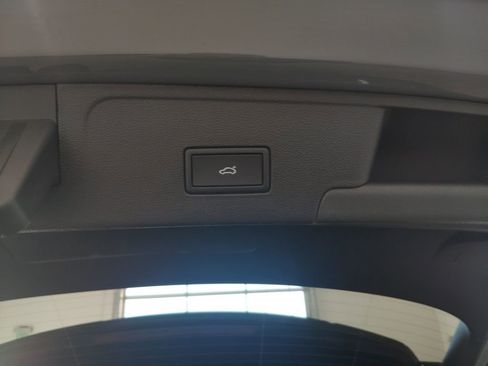 New 2026 Volkswagen Atlas Cross Sport SE image 19