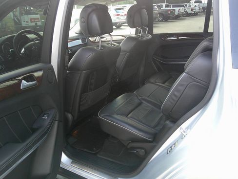 Used 2013 Mercedes-Benz GL 550 4MATIC image 12