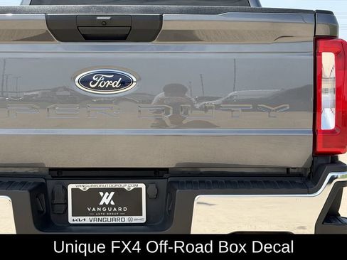 Used 2025 Ford F250 XLT w/ FX4 Off-Road Package AWD/4WD image 9