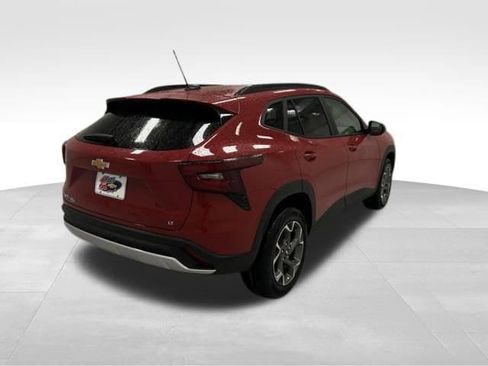 New 2026 Chevrolet Trax LT w/ Sunroof Package FWD image 16