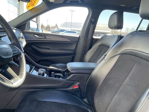 Used 2023 Jeep Grand Cherokee L Laredo image 11