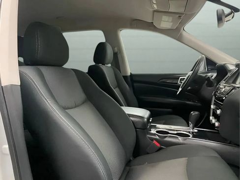 Used 2020 Nissan Pathfinder SV FWD image 11