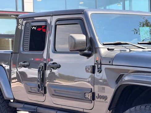 Used 2023 Jeep Gladiator Sport AWD/4WD image 4