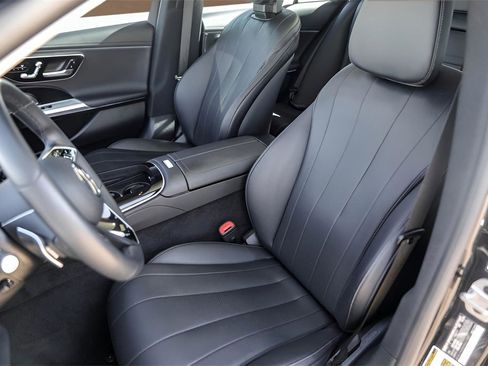 Used 2024 Mercedes-Benz E 350 4MATIC Sedan image 7