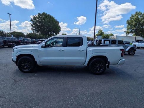 Used 2024 Nissan Frontier SV w/ SV Convenience Package RWD image 7