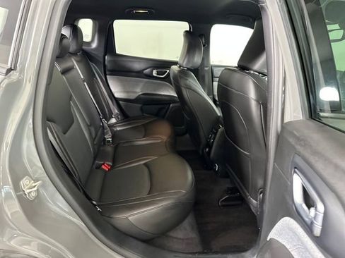 Used 2023 Jeep Compass Latitude AWD/4WD image 27