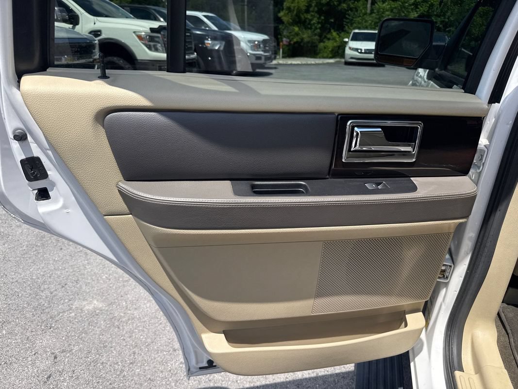 Used 2017 Lincoln Navigator Reserve AWD/4WD image 27