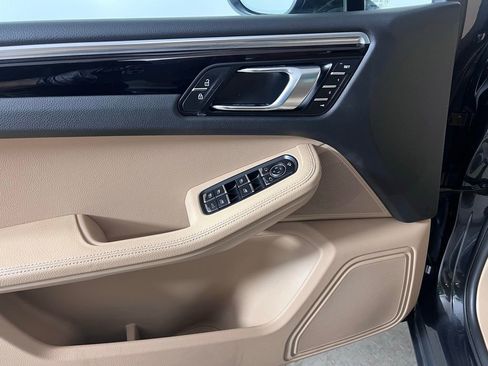 Certified 2023 Porsche Macan Turbo AWD/4WD image 27