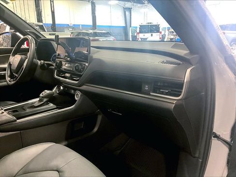 Used 2026 Toyota Grand Highlander AWD Hybrid image 13