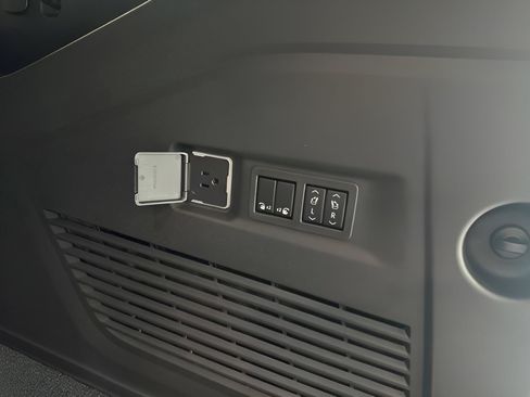 New 2026 Chevrolet Suburban High Country AWD/4WD image 16