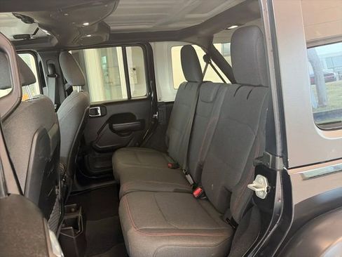 Used 2024 Jeep Wrangler Unlimited Rubicon image 24