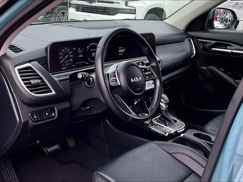 Used 2024 Kia Seltos EX image 16