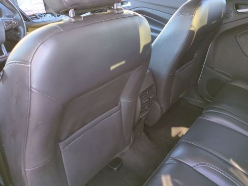 Used 2019 Ford Escape Titanium image 18