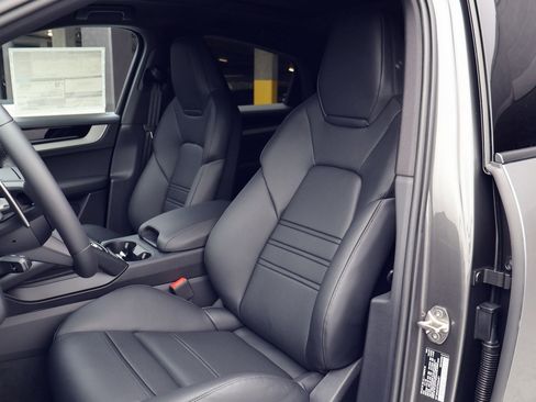 New 2026 Porsche Cayenne image 5