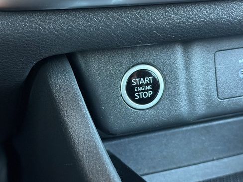 Used 2023 Nissan Rogue S AWD/4WD image 23