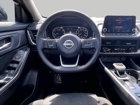 Used 2024 Nissan Rogue SV FWD image 6
