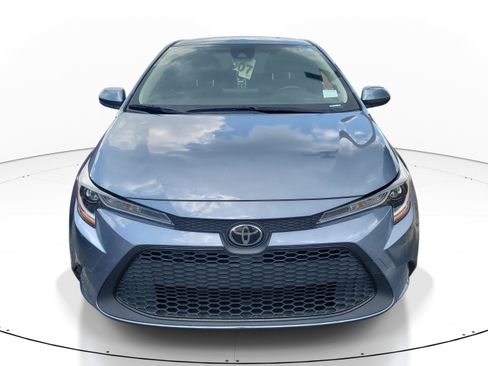 Certified 2022 Toyota Corolla LE FWD image 2