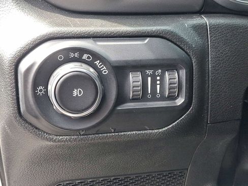 Used 2022 Jeep Wrangler Sport AWD/4WD image 20
