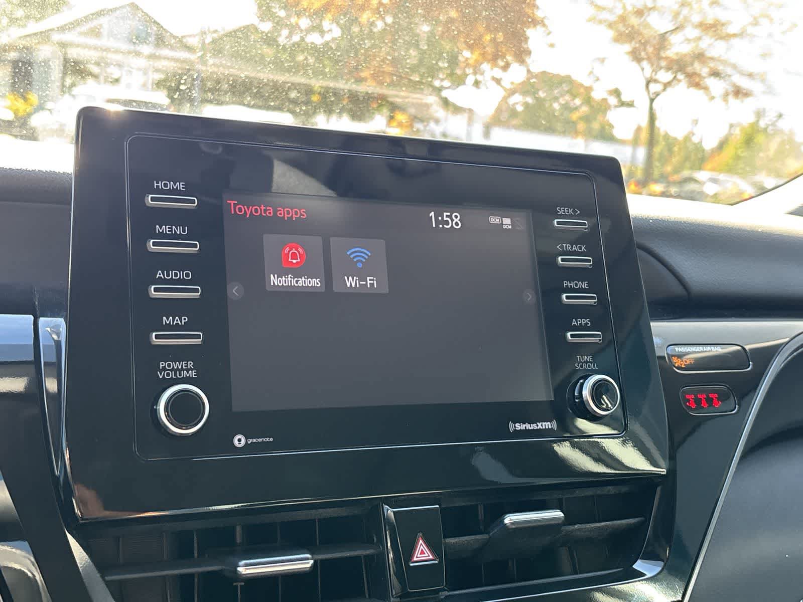 Used 2024 Toyota Camry SE FWD image 17