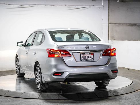Used 2016 Nissan Sentra SV FWD image 4