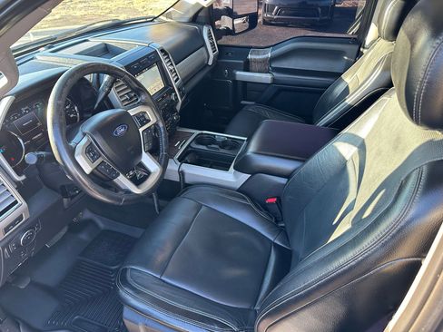 Used 2017 Ford F250 Lariat w/ Chrome Package image 4