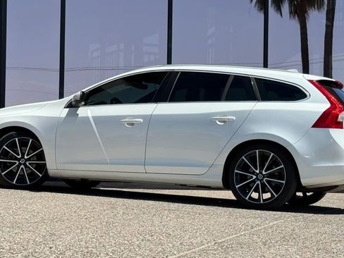 Used 2016 Volvo V60 T5 Premier w/ Convenience Package FWD image 7