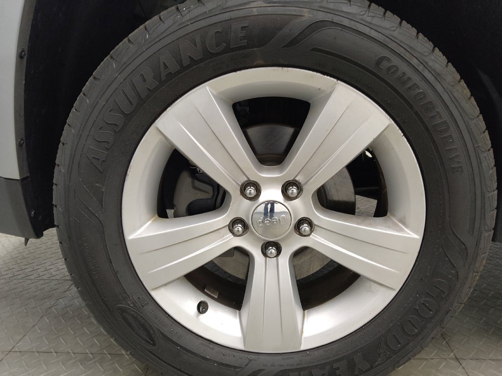 Used 2017 Jeep Compass Latitude AWD/4WD image 31