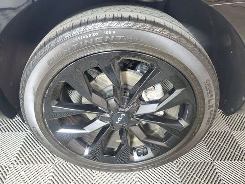 Used 2023 Kia Sorento SX image 9