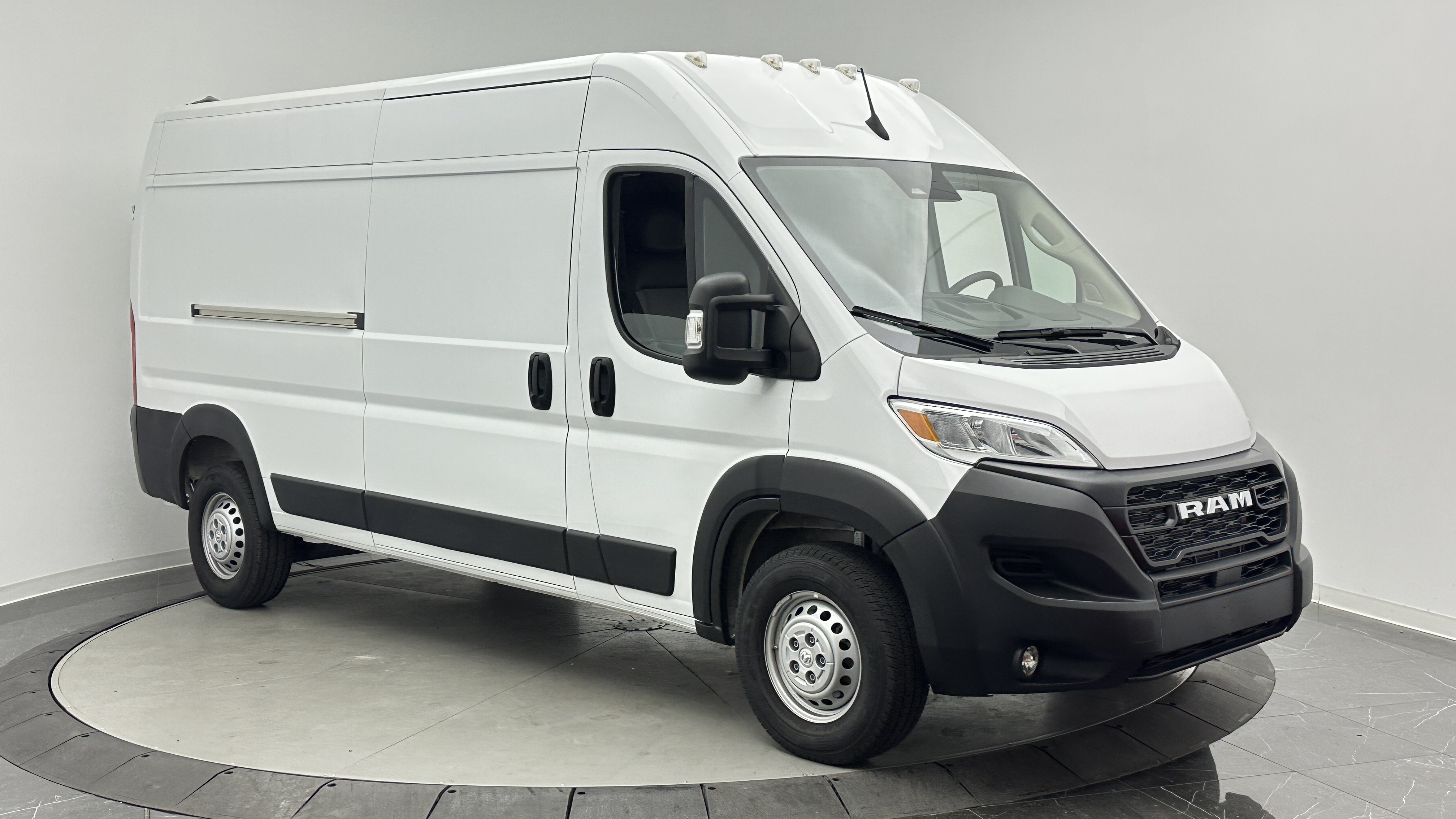 Used 2026 RAM ProMaster 2500 w/ Convenience Group FWD image 3