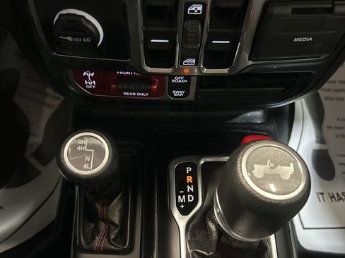 Used 2023 Jeep Wrangler Unlimited Rubicon w/ Cold Weather Group image 33