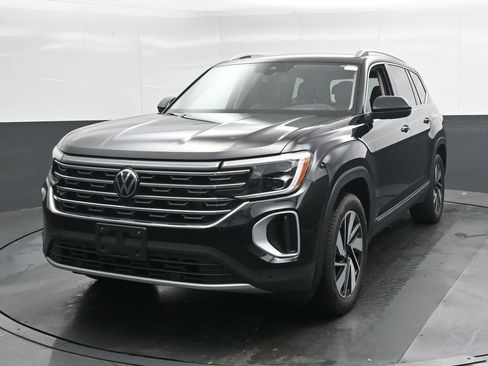 Used 2024 Volkswagen Atlas SEL AWD/4WD image 5