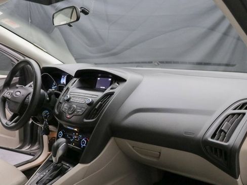 Used 2018 Ford Focus SE image 16