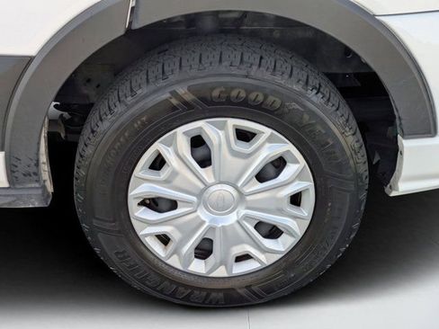 Used 2024 Ford Transit 350 XLT image 9